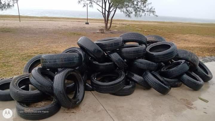 Maricá: Descarte irregular de pneus tem sido constante em alguns bairros