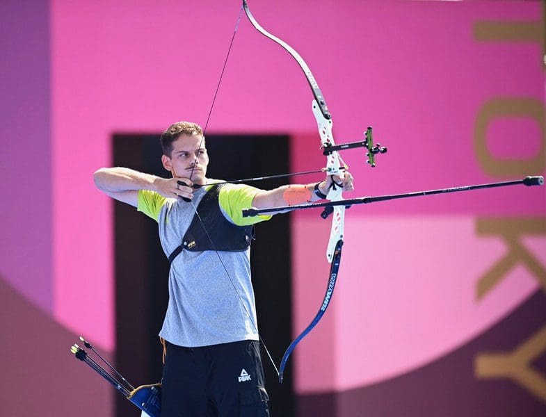 Atleta de Maricá avança às oitavas de final do tiro com arco na Olimpíada de Tóquio