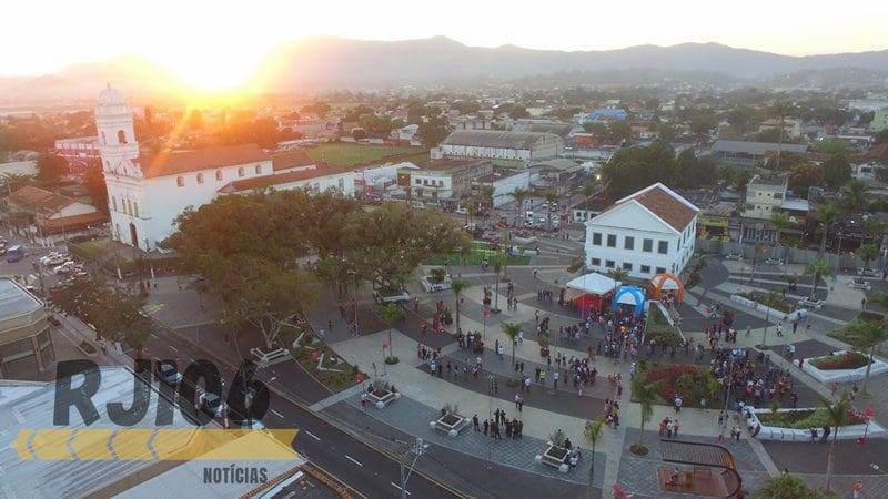 Solenidade marca a inauguração da praça Dr. Orlando de Barros Pimentel no centro de Maricá