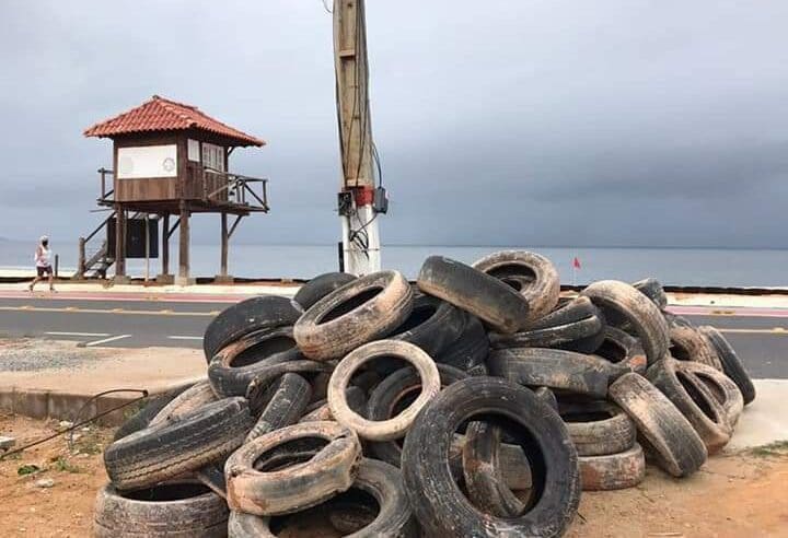 Itaipuaçu: Descarte irregular de pneus causa desconforto para moradores