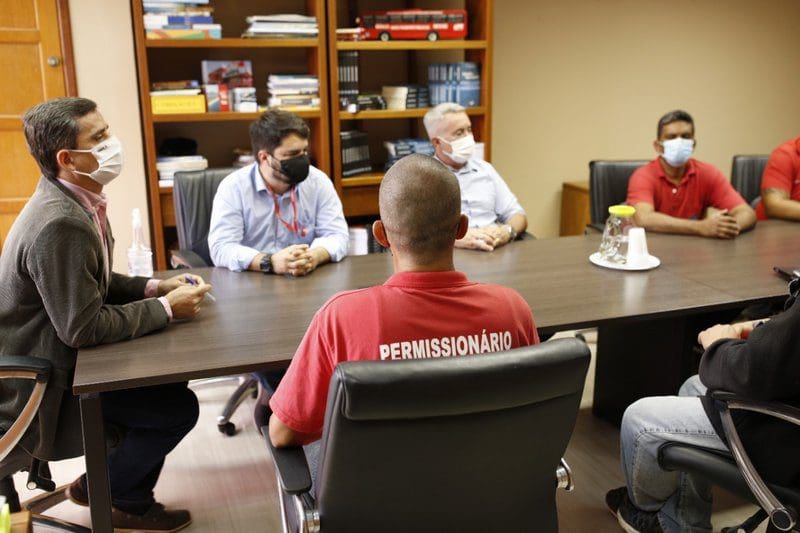 Prefeitura realizou reunião com motoristas das vans municipais