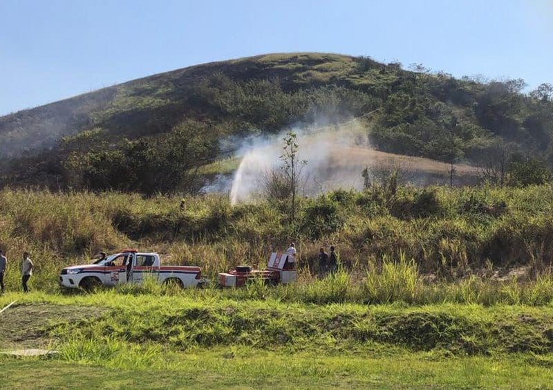 Incêndio atinge mata atrás do hospital Ernesto Che Guevara