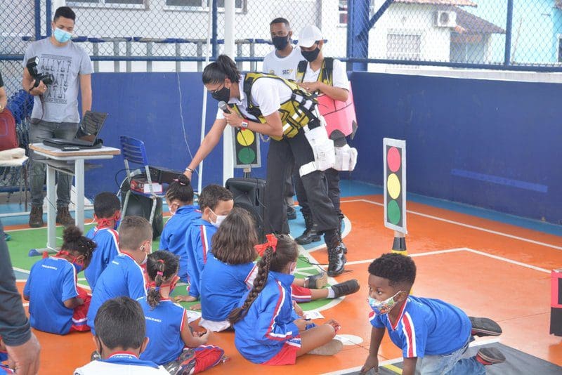 Alunos da rede municipal de Maricá participam de oficina sobre educação no trânsito