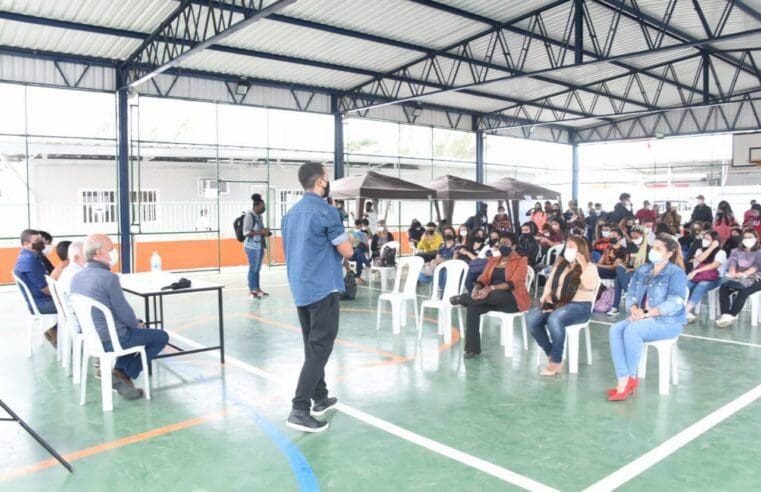 Ações sociais e palestras marcam primeiro dia de atividades da Semana da Juventude em Maricá