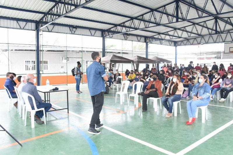 Ações sociais e palestras marcam primeiro dia de atividades da Semana da Juventude em Maricá