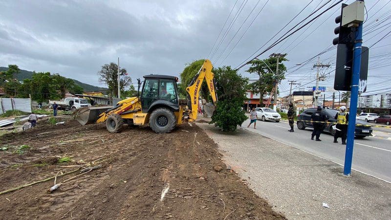 Reintegra Maricá começa com demolição no Centro