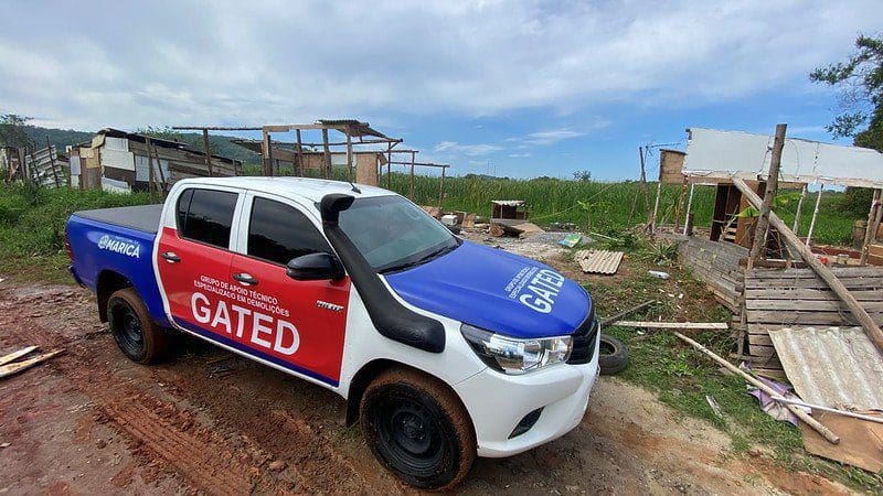 Prefeitura de Maricá remove construções irregulares em Itaipuaçu