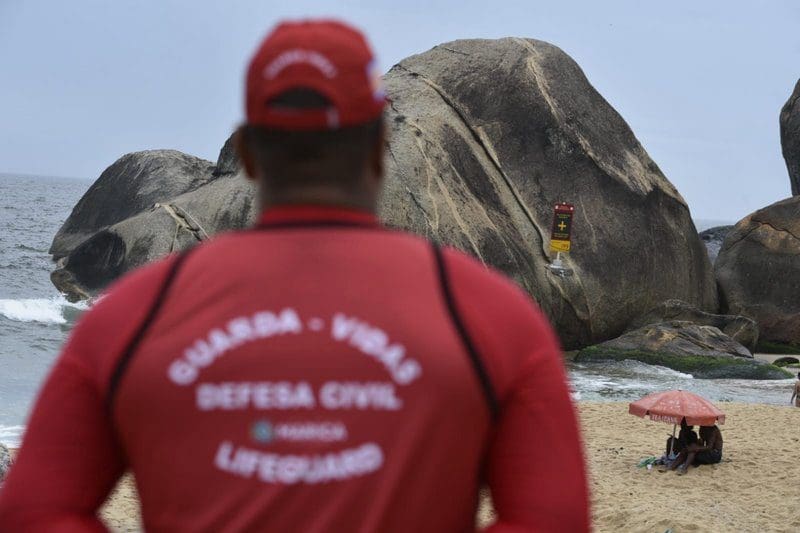 Defesa Civil de Maricá alerta para ressaca com ondas de até 4 metros nesta quarta-feira (14/08)