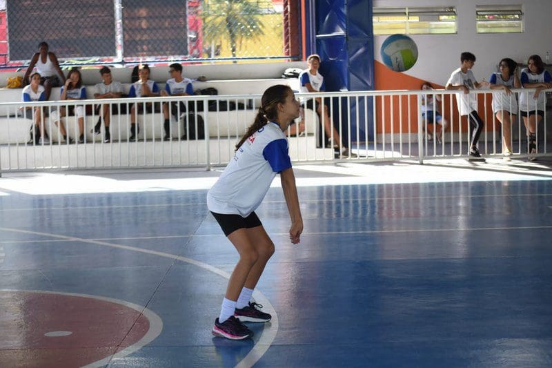 Projeto Esporte Presente abre vagas para a prática de voleibol