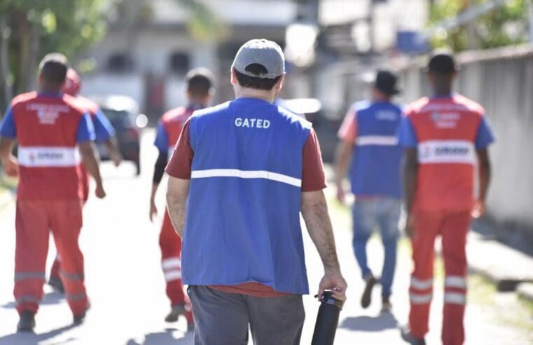 Prefeitura derruba duas casas sob risco próximo a Ponta Negra