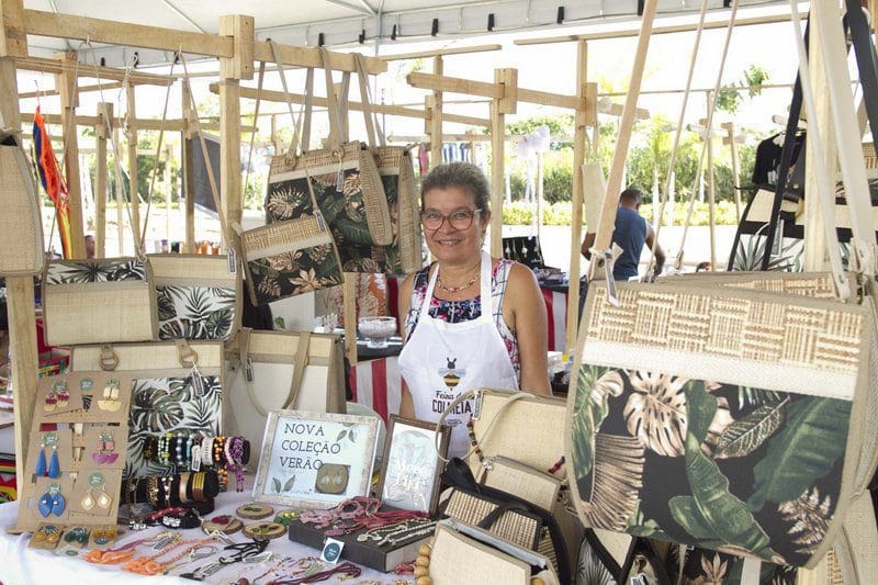 Feira da Colmeia realiza programação especial pelo mês da mulher