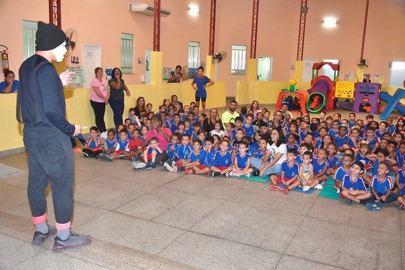 Coordenadoria de Proteção animal leva teatro para crianças do CEIM Ondina de Oliveira