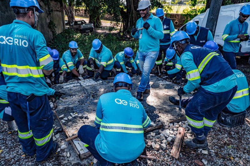 Recuperação de calçadas em pedras portuguesas requer capacitação e dedicação especiais