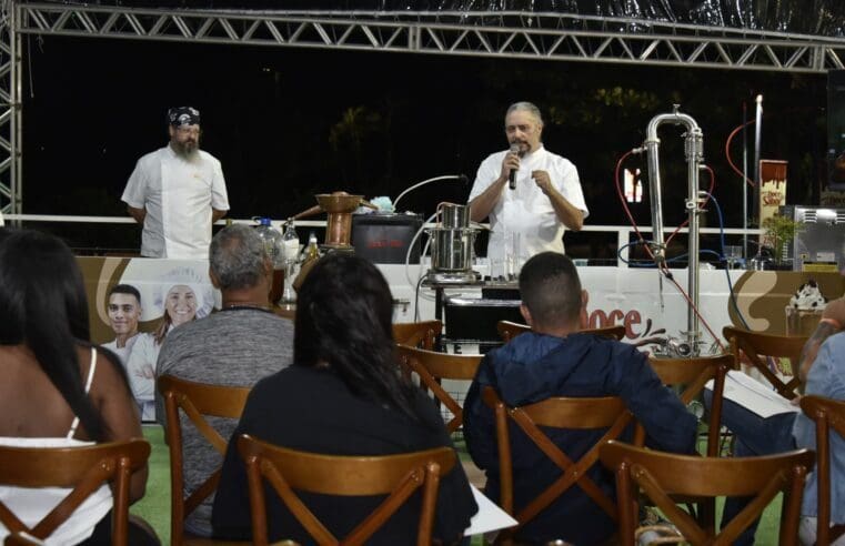 Aula sobre drinks marca mais uma semana da Jornada de Capacitação em Gastronomia e Hotelaria de Maricá