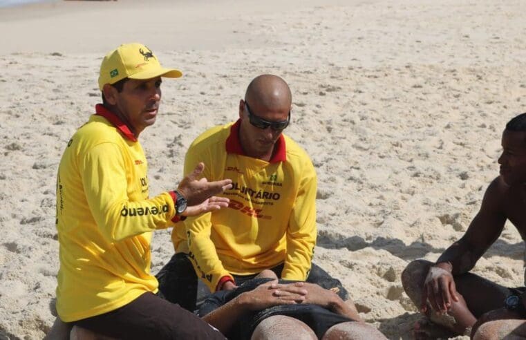 Novos agentes da Defesa Civil de Maricá participam de ação do Projeto Surf Salva