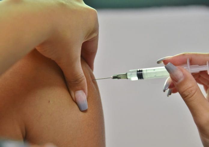 Maricá amplia vacinação com a bivalente para toda a população com 18 anos ou mais