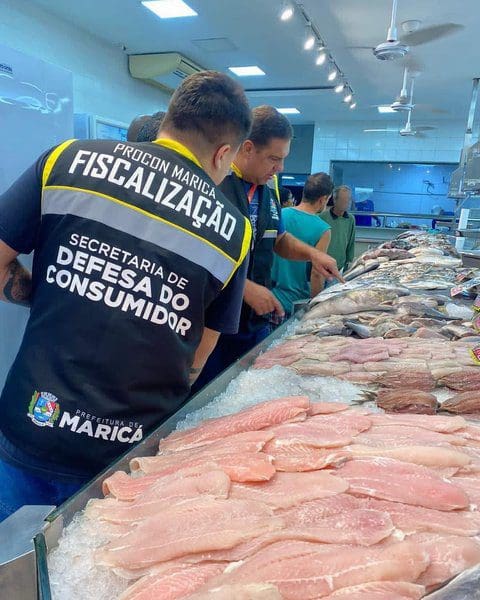 Prefeitura descarta 43 quilos de peixes impróprios para consumo no Centro