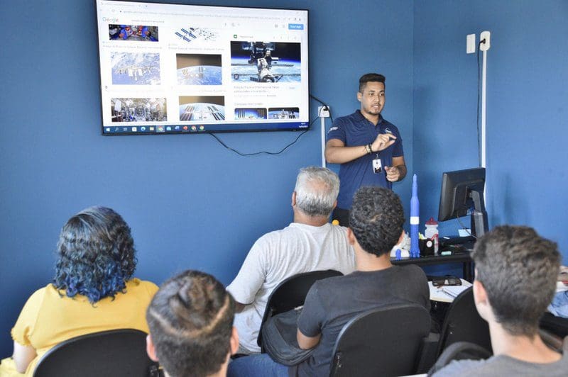 Maricá participa do 15° Encontro Internacional de Astronomia e Astronáutica, em Campos