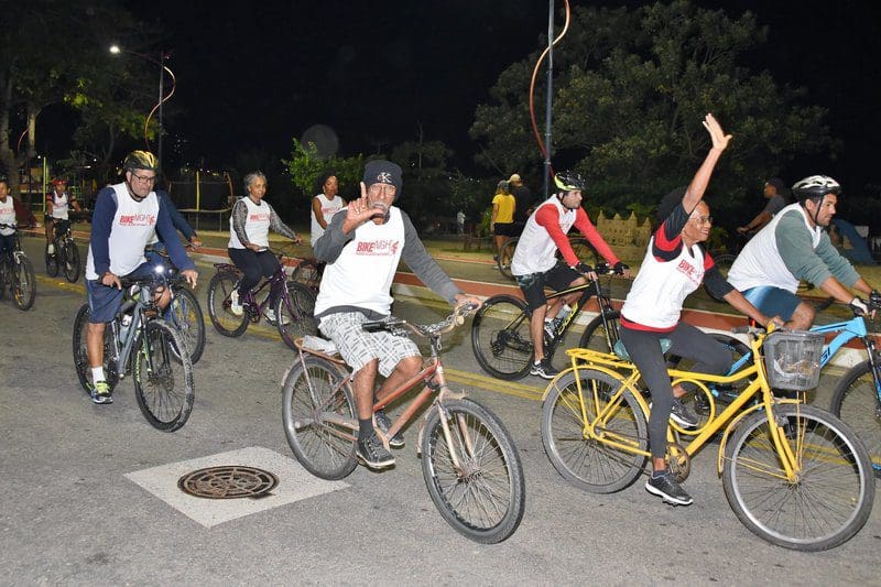 Passeio ciclístico “Bike Night” reúne mais de 100 pessoas em Maricá