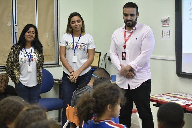 Prefeitura de Maricá inicia projeto de educação financeira em escola de Zacarias