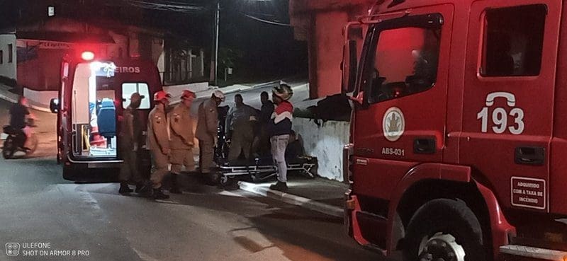 Motociclista cai de moto em São José do Imbassaí