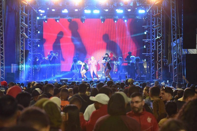 Maricá 209 anos: Duda Beat agita primeiro dia de shows do aniversário da cidade