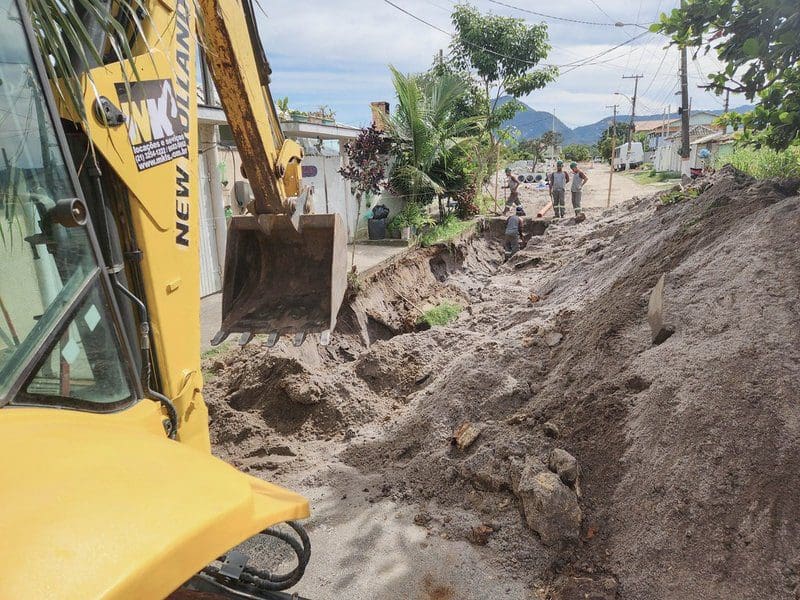 Sanemar avança com obras de esgotamento sanitário em Itaipuaçu