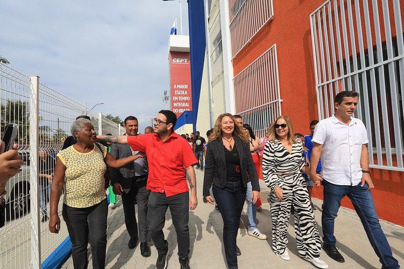 Maricá inaugura maior escola em tempo integral do Brasil