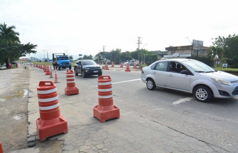 Prefeitura de Maricá bloqueia retorno da RJ-106 para construção de viaduto