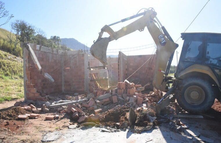 Construção irregular é demolida pelo Gated em Ponta Negra