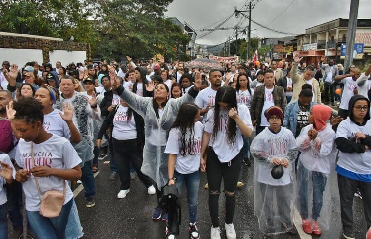 Marcha para Jesus reuniu centenas de fiéis em Maricá