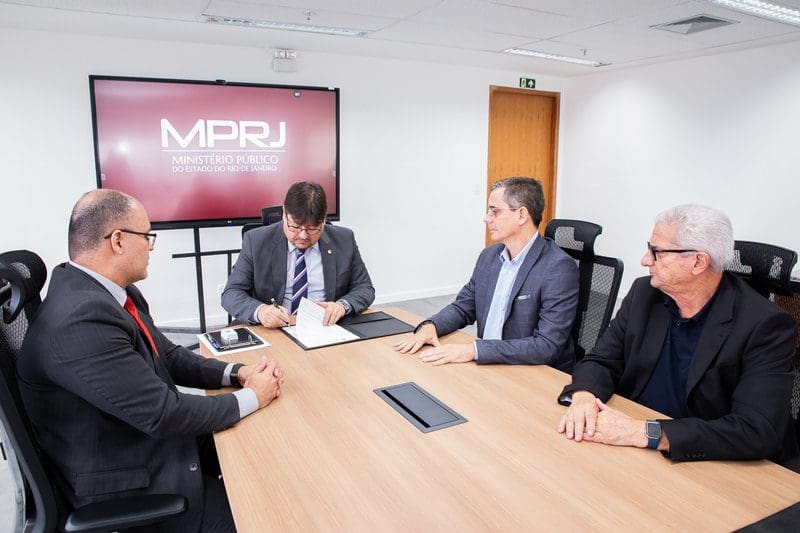 Prefeitura de Maricá e Procuradoria-Geral de Justiça assinam termo para construção da nova sede regional do MPRJ