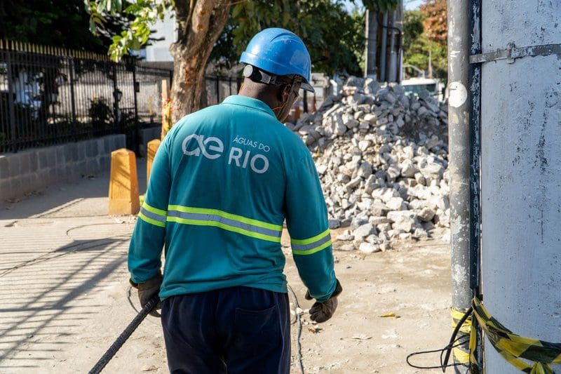 Águas do Rio faz obras para melhorar sistema de saneamento na Zona Norte carioca
