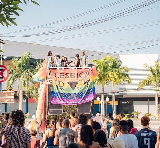 Parada LGBTQIA+ marca último dia do Movimento Cultural da Diversidade