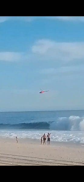 Grave Incidente na Praia de Cordeirinho em Maricá: Grupo de Banhistas se Afoga durante Tarde Perigosa