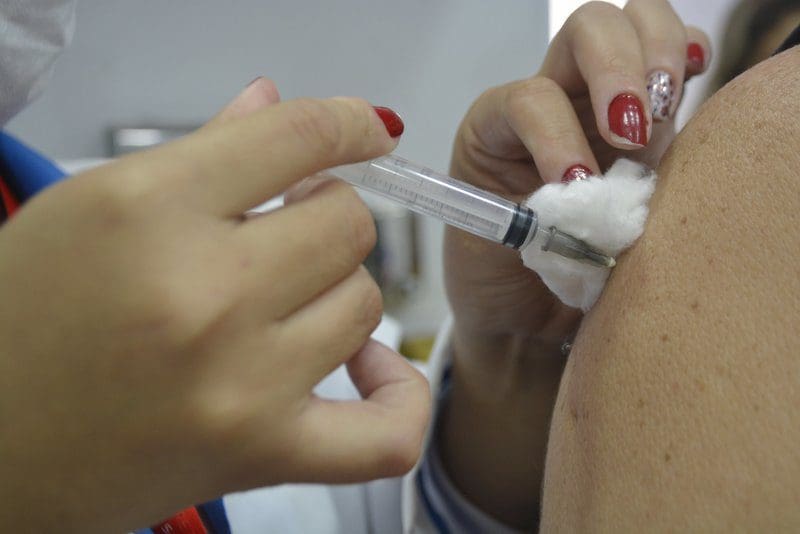 Maricá suspende aplicação da vacina monovalente por conta da falta de doses