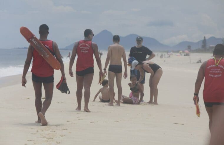 Operação Verão Laranja nas praias de Maricá garante identificação e proteção às crianças