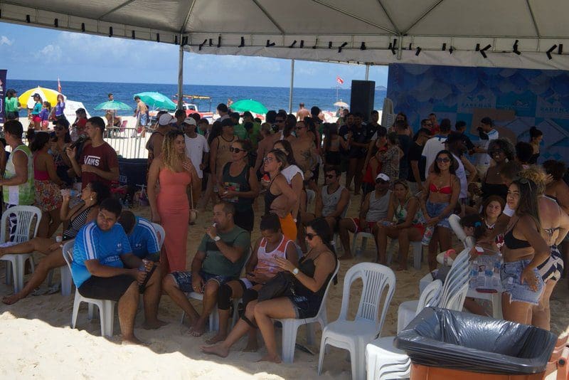 Sanemar celebra 5° aniversário com torneio de vôlei de praia na Barra de Maricá