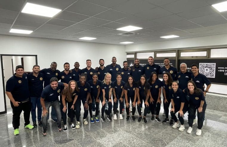 Seleção brasileira de handebol de praia embarca para torneio no Paraguai