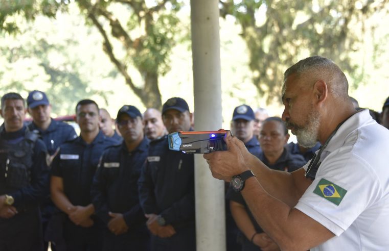 Agentes da Guarda Municipal recebem treinamento para usar armamento não-letal