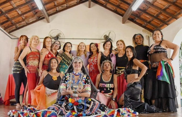 Terceira Idade de Maricá batiza novas alunas de dança Árabe