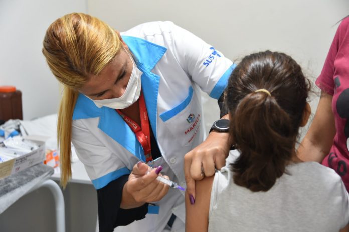 Maricá disponibiliza vacina contra a dengue para crianças e adolescentes de 10 a 14 anos