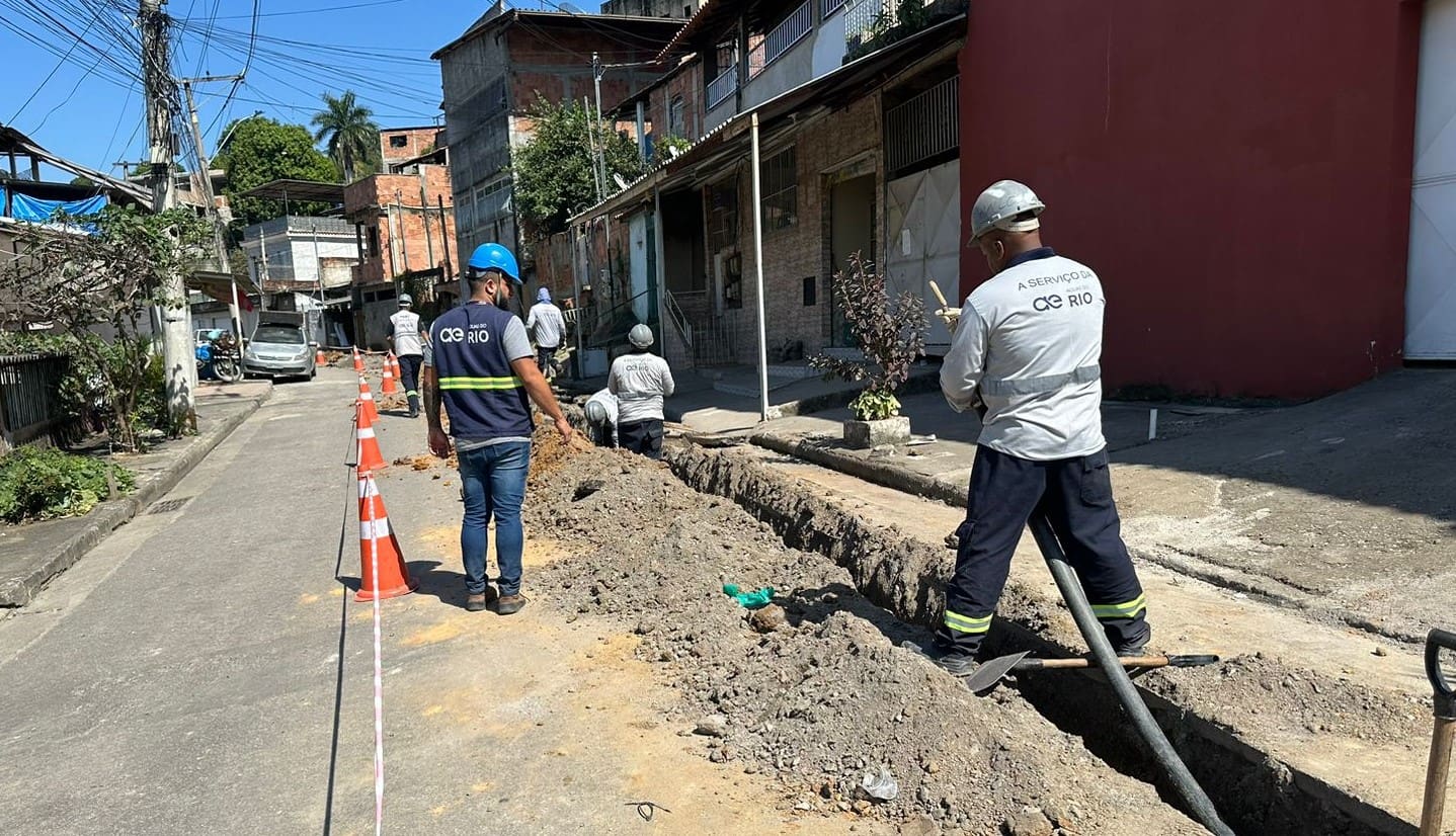 Obras em rede de água beneficiam cinco mil moradores de comunidade em São Gonçalo