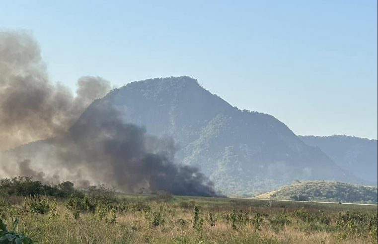 Incêndio de Grandes Proporções Atinge Restinga e Fumaça Alcança Diversos Bairros em Maricá