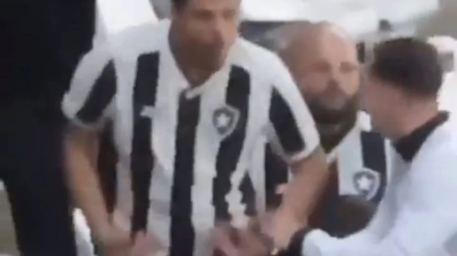 Prefeito de Maricá Exonera Torcedor Racista Após Jogo Entre Botafogo e Palmeiras