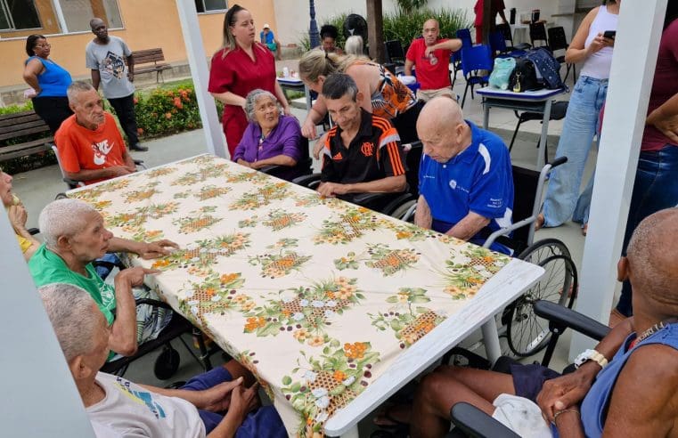 Idosos da casa-abrigo ‘Meu Lar em Maricá’ debatem Setembro Amarelo