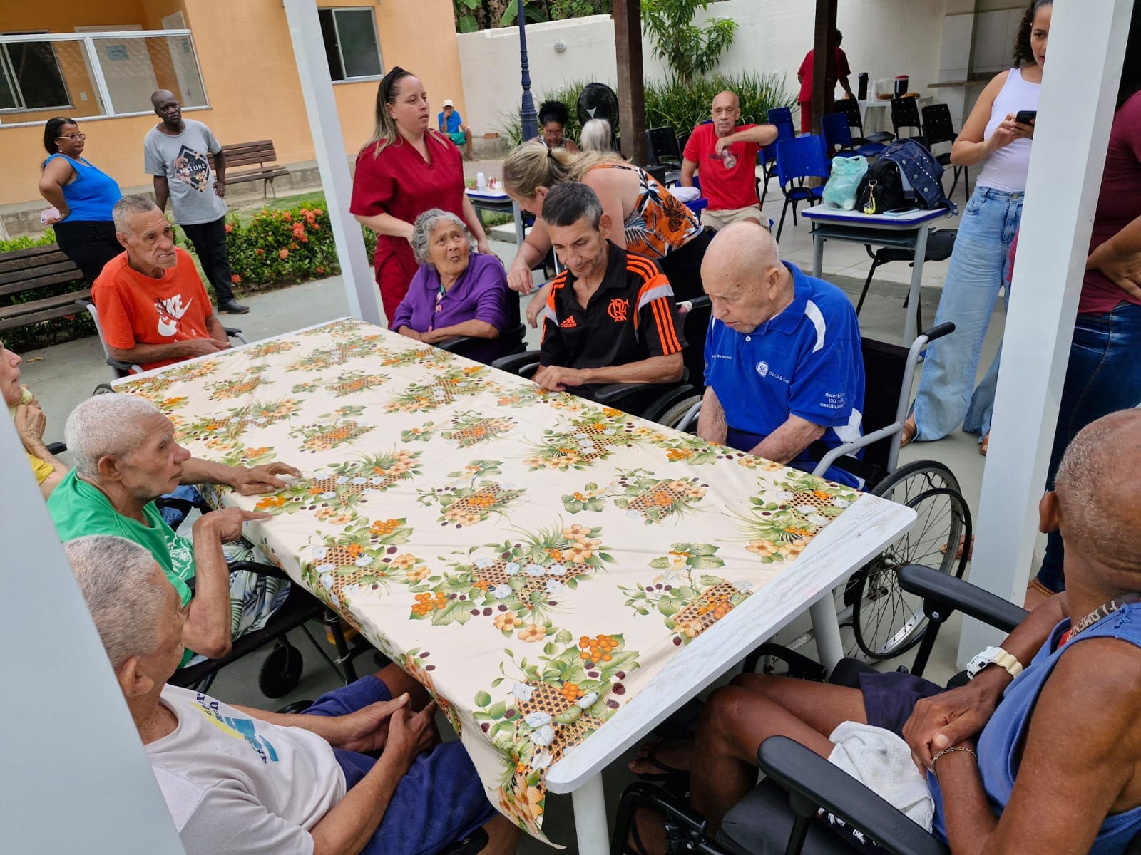 Idosos da casa-abrigo ‘Meu Lar em Maricá’ debatem Setembro Amarelo