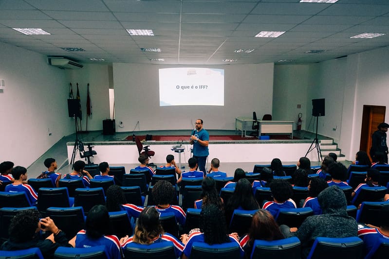 Alunos da rede de ensino de Maricá conhecem projeto “IFF de Portas Abertas”