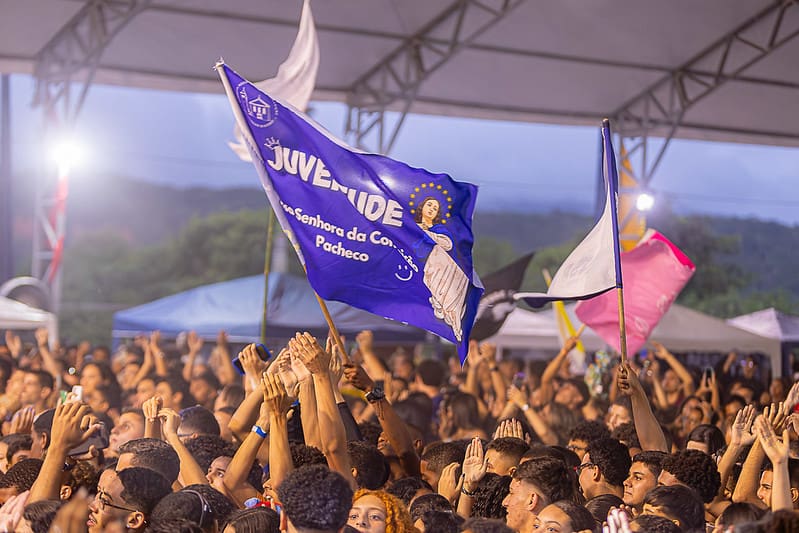 Dia Nacional da Juventude levou 10 mil católicos à Barra de Maricá no domingo (13/10)