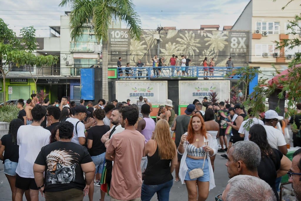 10ª Parada do Orgulho LGBTQIAPN+ de Maricá é marcada pela diversidade e luta contra o preconceito